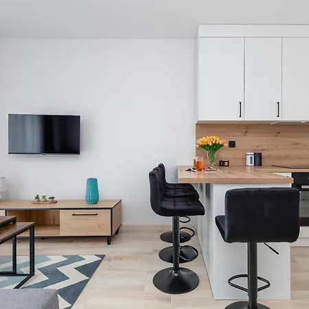 Sunny With Parking & Balcony Luzycka By Renters Apartmán Svinoústí