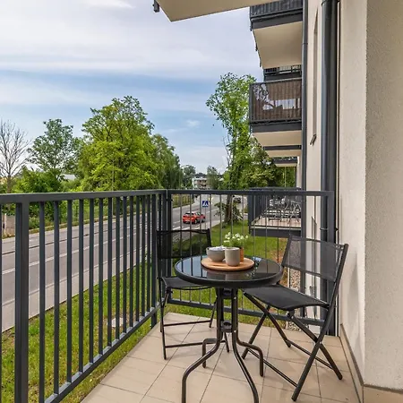 Sunny With Parking & Balcony Luzycka By Renters Apartmán *