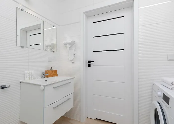 Sunny With Parking & Balcony Luzycka By Renters Apartmán Svinoústí