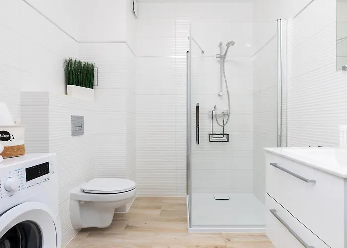 Sunny With Parking & Balcony Luzycka By Renters