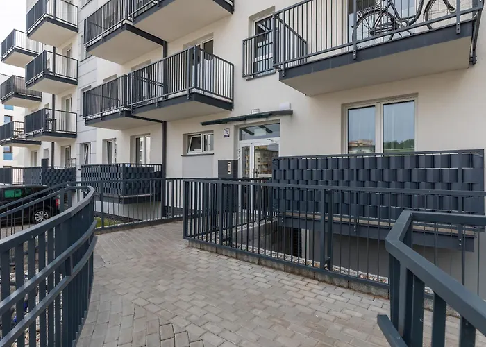 Sunny With Parking & Balcony Luzycka By Renters Apartmán *